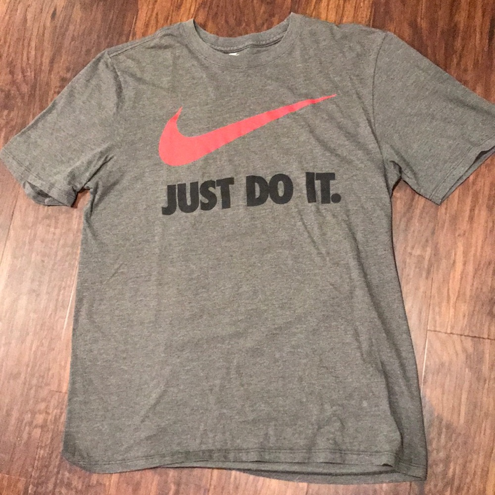 Mens Nike Tshirt size M